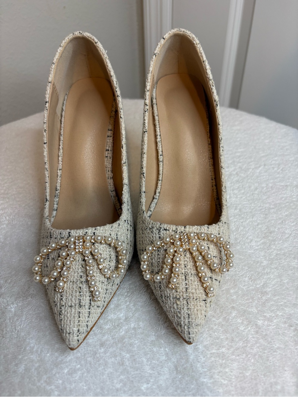 Pearl-Embellished Tweed Pointed Toe Pumps - Cream